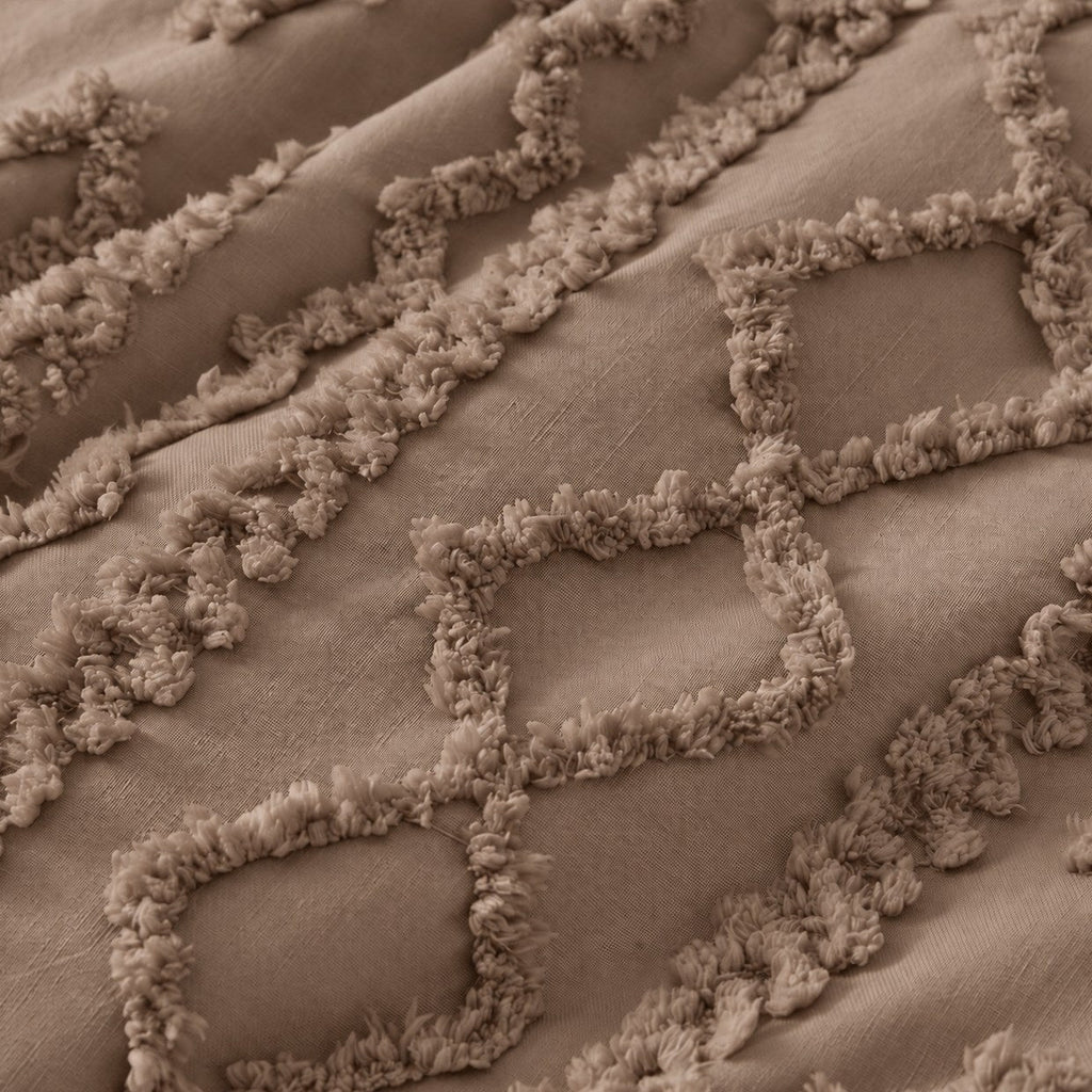 Tufted comforter detail, Brown