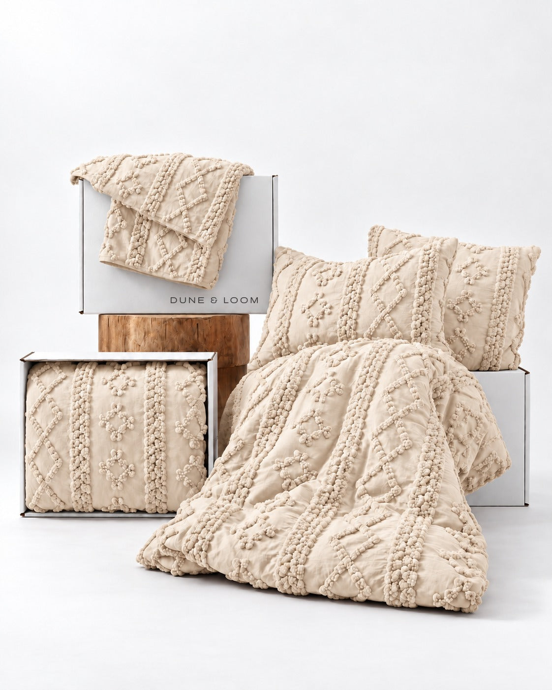 Tufted comforter detail, Oatmilk