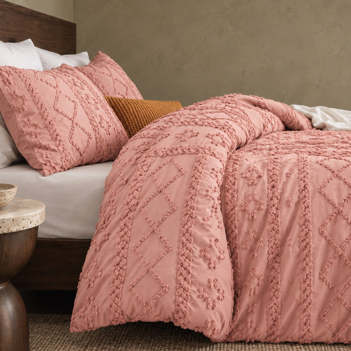 Tufted comforter detail, Pink
