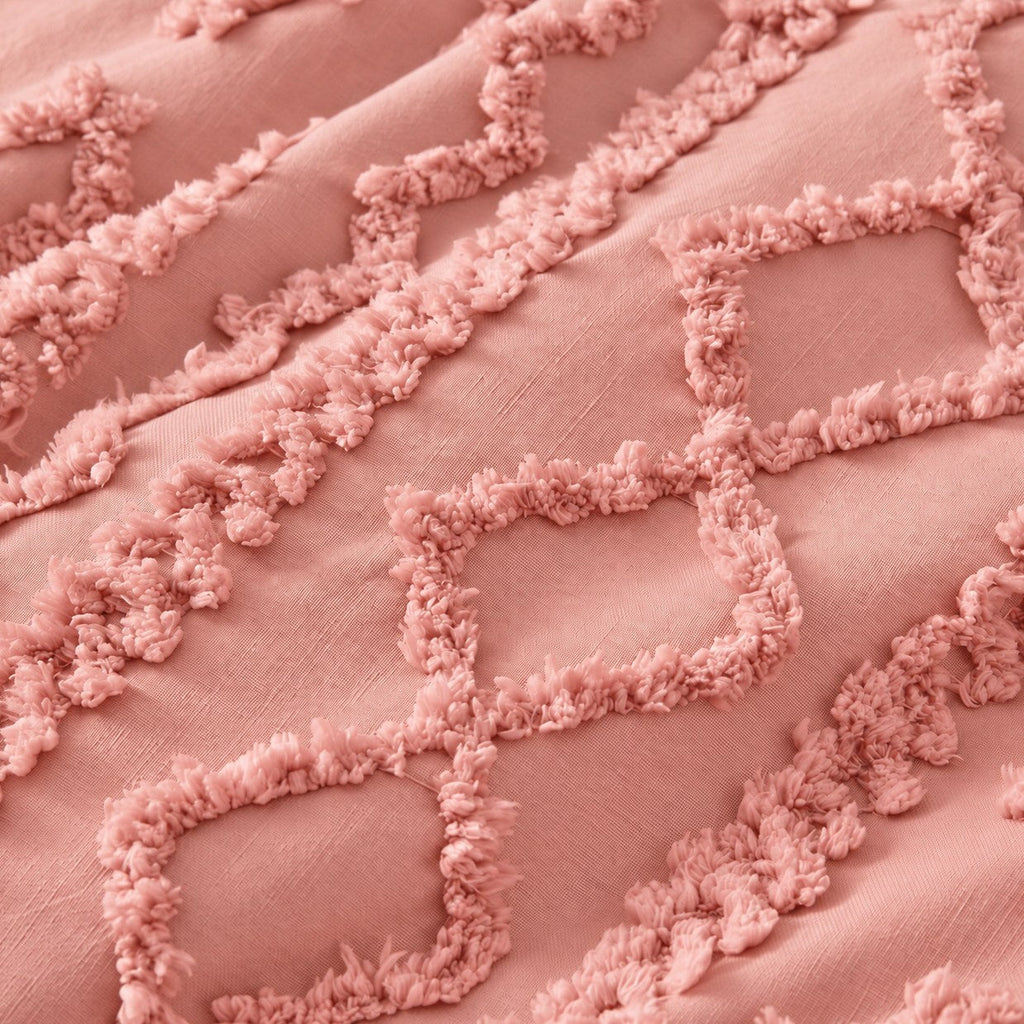 Tufted comforter detail, Pink