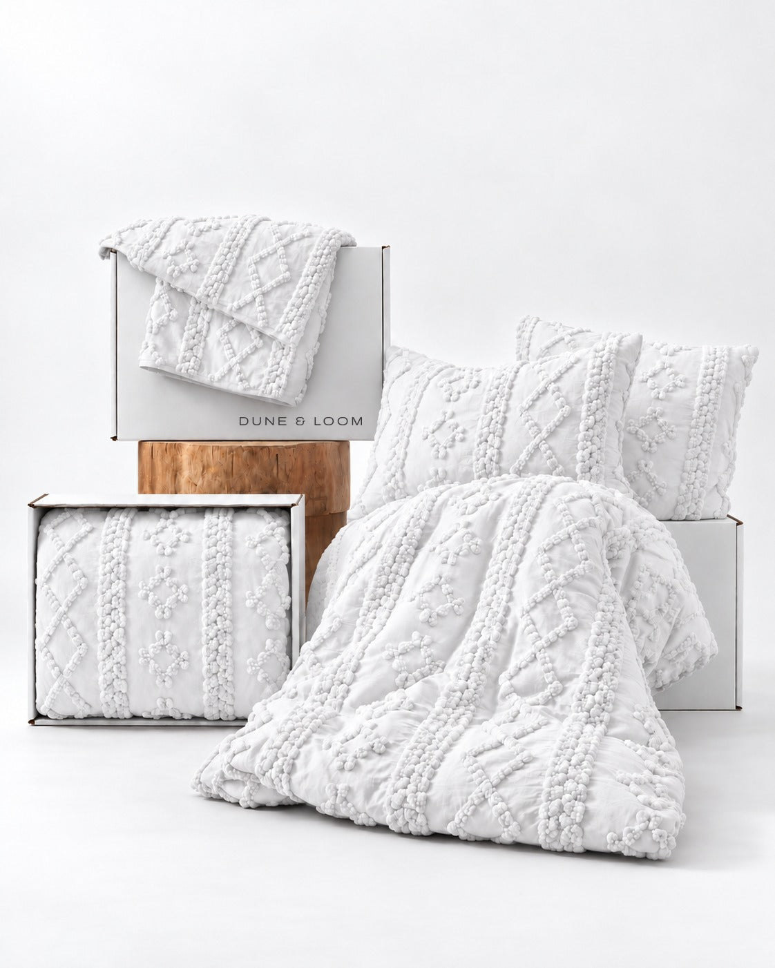 Tufted comforter detail, White